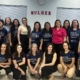 A tarde de terça-feira das mulheres da ATLAS foi diferente. Com objetivo de conscientizar ainda mais as colaboradoras da ATLAS, o escritório promoveu um evento especial em apoio ao Outubro Rosa, um movimento global dedicado à conscientização sobre o câncer de mama. O destaque do dia foi uma palestra com a renomada mastologista, Dra. Alice Junqueira, que compartilhou conhecimentos fundamentais sobre a saúde da mulher e a importância da prevenção. – ATLAS Contabilidade